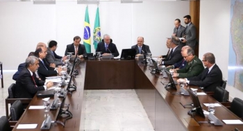 Temer dispõe 800 policiais para reforçar segurança no RJ